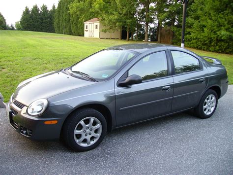 2004 Dodge Neon photo