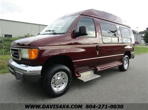 2004 Ford E-250