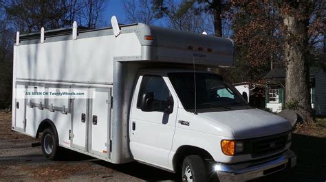 2004 Ford E-450