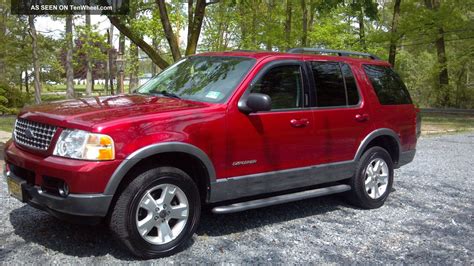 2004 Ford Explorer sport photo