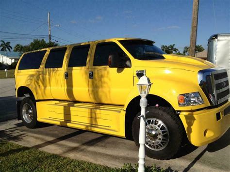 2004 Ford F-650 sd photo