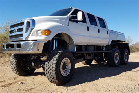 2004 Ford F-650 sd photo