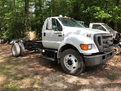 2004 Ford F-650 sd