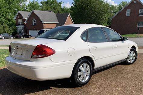 2004 Ford Taurus