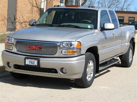 2004 Gmc Sierra denali photo