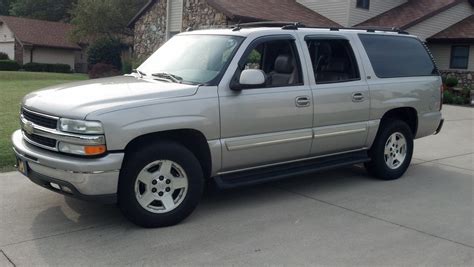 2004 Gmc Suburban photo