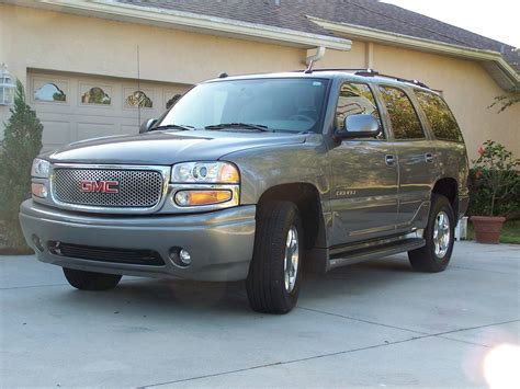 2004 Gmc Yukon denali photo