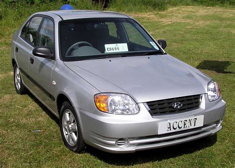 2004 Hyundai Accent photo