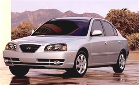 2004 Hyundai Elantra photo