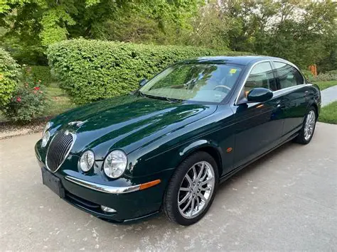 2004 Jaguar S-type photo