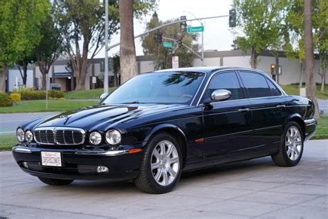 2004 Jaguar Vanden plas photo