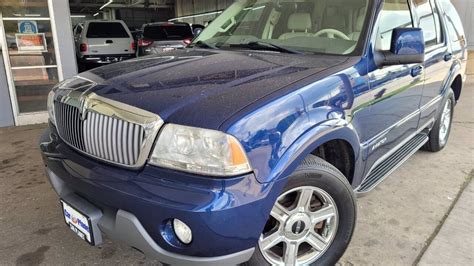 2004 Lincoln Aviator photo