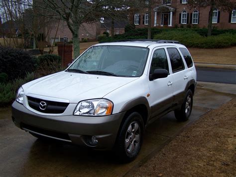 2004 Mazda Tribute photo