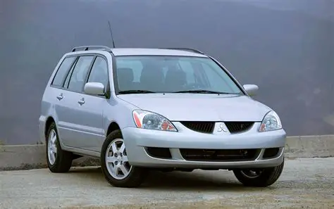 2004 Mitsubishi Lancer sportback photo