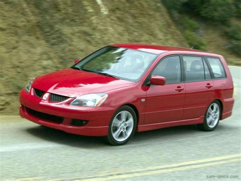 2004 Mitsubishi Lancer wagon photo