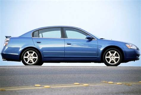 2004 Nissan Altima photo