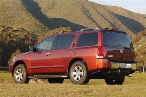 2004 Nissan Armada photo