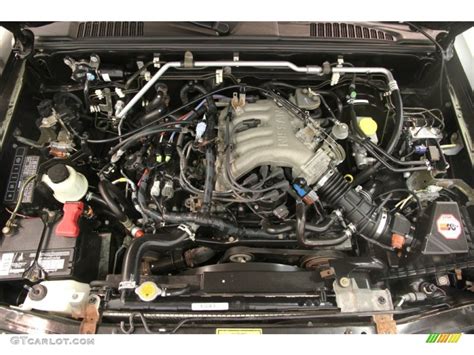 2004 Nissan Crew engine