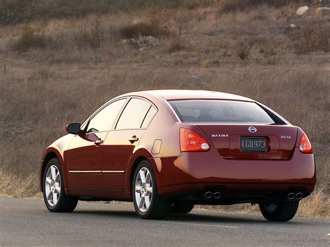 2004 Nissan Maxima photo