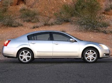 2004 Nissan Maxima photo