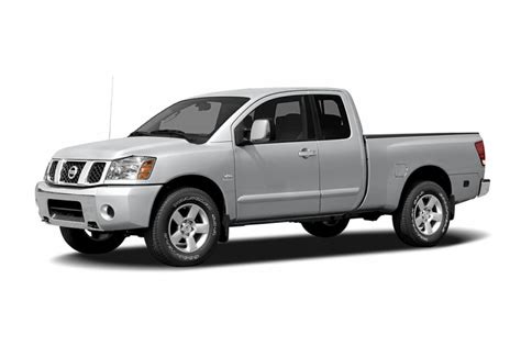 2004 Nissan Titan photo