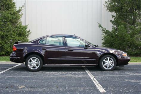 2004 Oldsmobile Alero photo