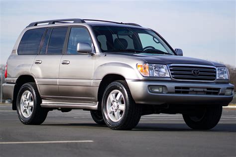 2004 Toyota Land cruiser photo