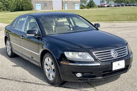 2004 Volkswagen Phaeton photo