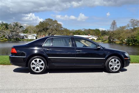 2004 Volkswagen Phaeton photo