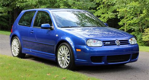 2004 Volkswagen R32 photo