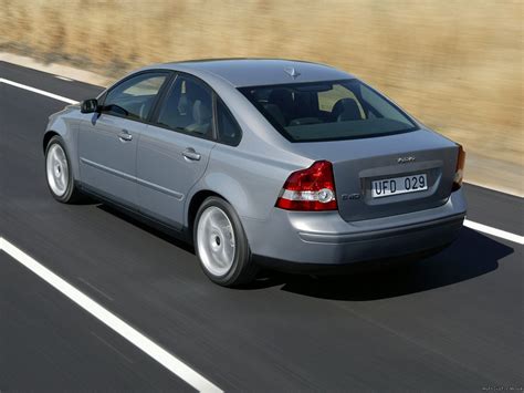 2004 Volvo S40 photo