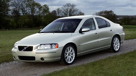 2004 Volvo S60 photo