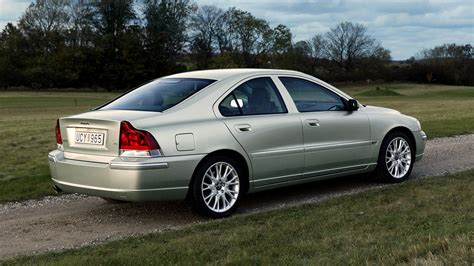 2004 Volvo S60 photo