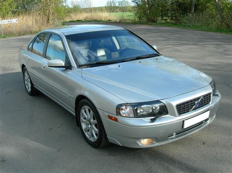 2004 Volvo S80 photo