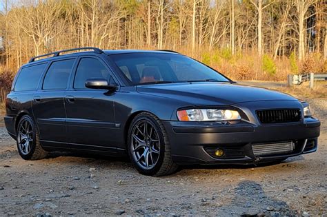 2004 Volvo V70 photo