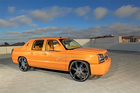 2005 Chevrolet Avalanche photo