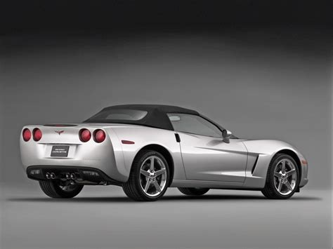 2005 Chevrolet Corvette photo