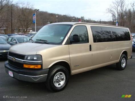 2005 Chevrolet Express 3500 photo