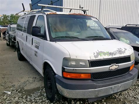 2005 Chevrolet G3500 photo