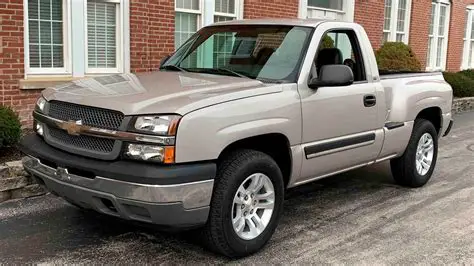 2005 Chevrolet Silverado classic photo