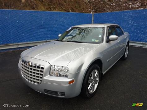 2005 Chrysler 300 awd photo