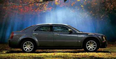 2005 Chrysler 300 photo