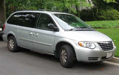 2005 Chrysler Town and country