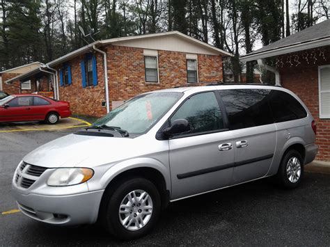 2005 Dodge Caravan photo