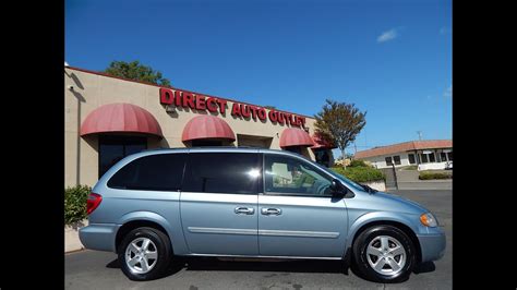 2005 Dodge Grand caravan photo