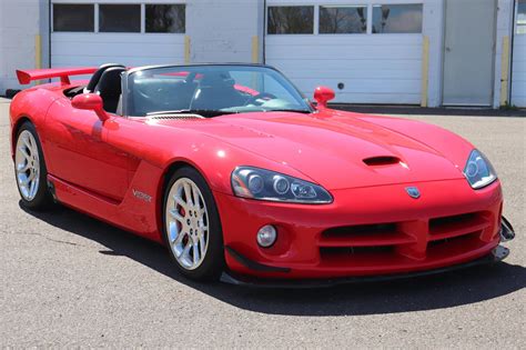 2005 Dodge Viper roadster engine