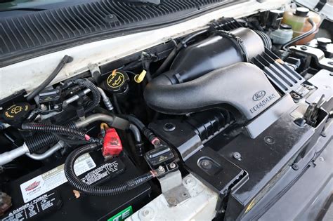 2005 Ford E-350 engine