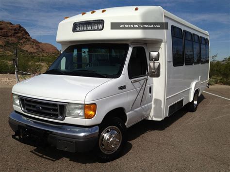 2005 Ford E-450 photo