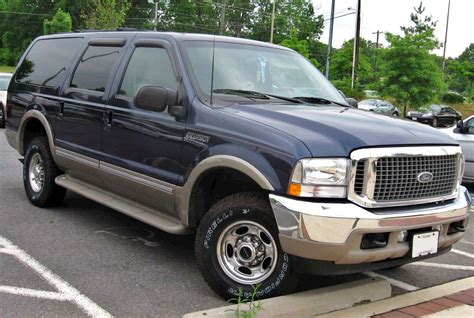 2005 Ford Excursion photo