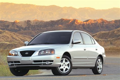 2005 Hyundai Elantra photo